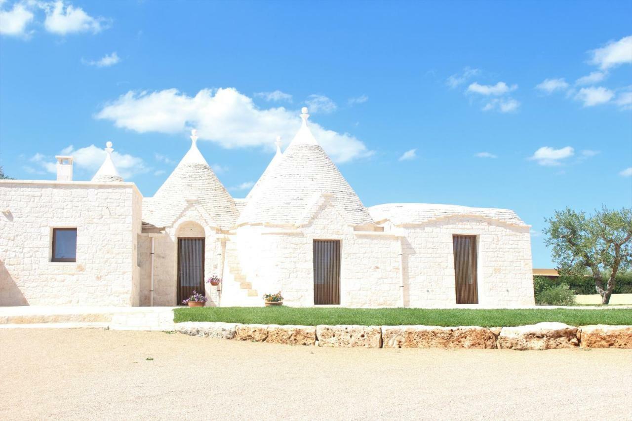 I Trulli Del Mulino Villa Locorotondo Exterior photo